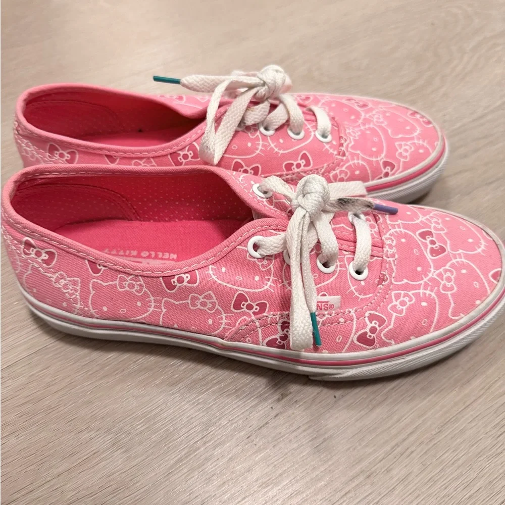 Vans Pink Hello Kitty Graphic Canvas Sneakers - Picture 2 of 3